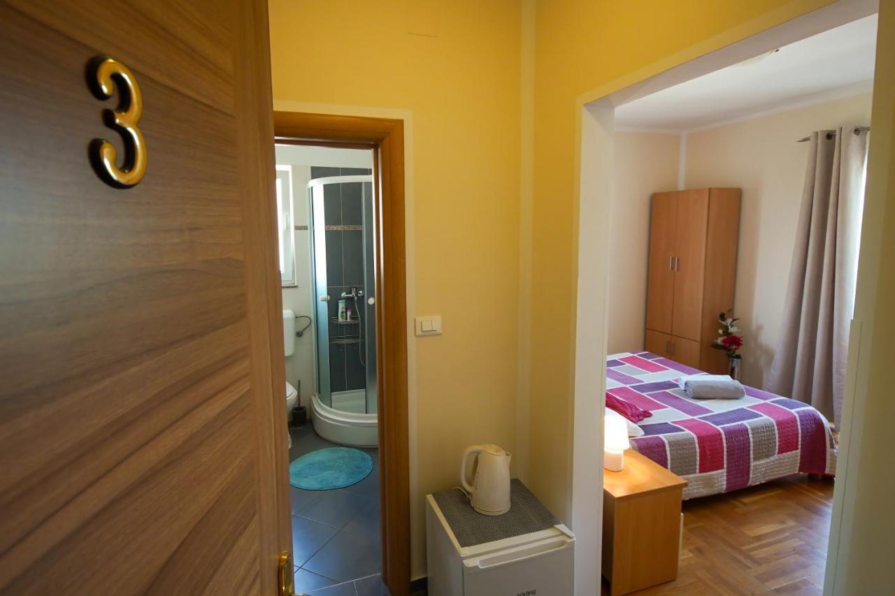 Guest Accommodation Slapovi Krke Лозовац Екстериор снимка