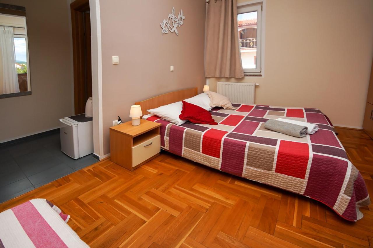 Guest Accommodation Slapovi Krke Лозовац Екстериор снимка