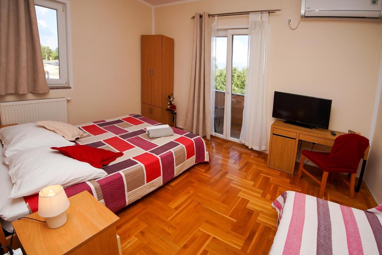 Guest Accommodation Slapovi Krke Лозовац Екстериор снимка