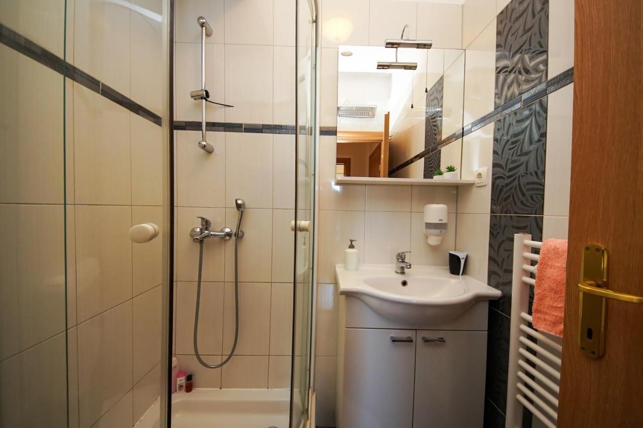 Guest Accommodation Slapovi Krke Лозовац Екстериор снимка